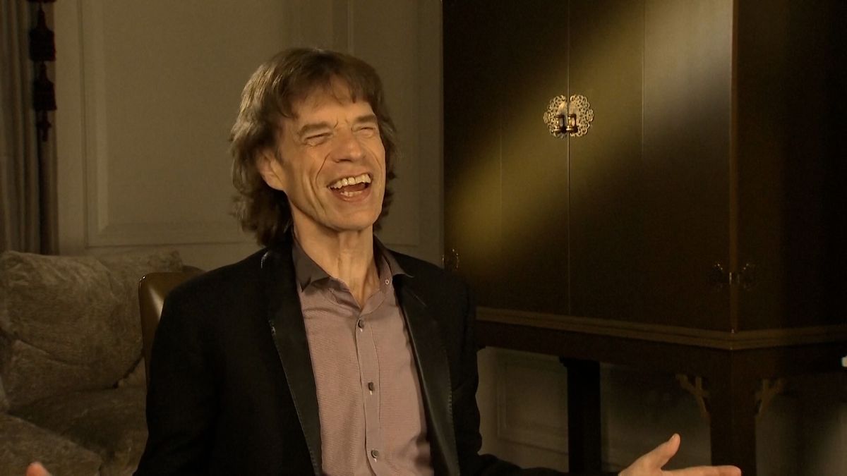 Osm křížků rockera Micka Jaggera z Rolling Stones